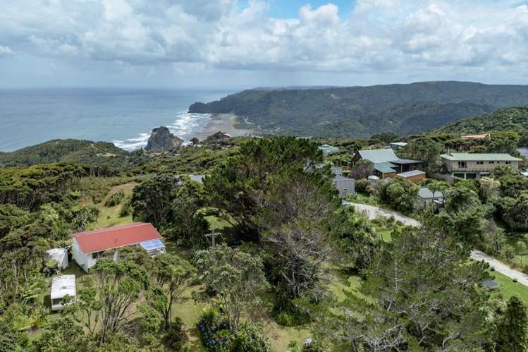 13 Te Ahuahu Road Piha_6