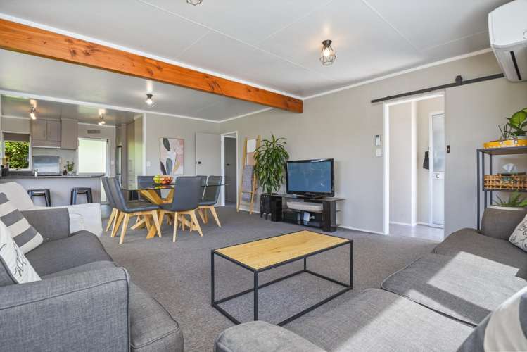 14 Burton Place Owhata_5