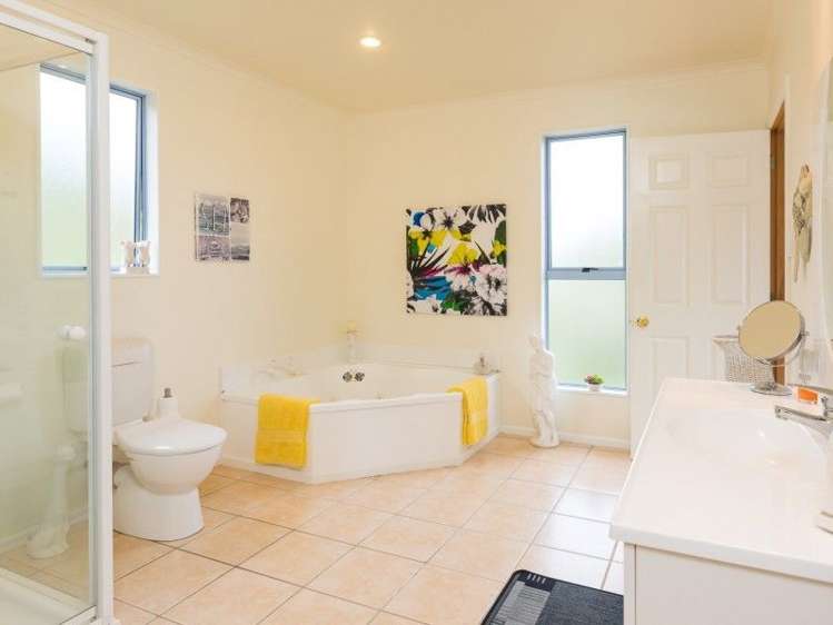 28 Moana View Road Waikawa_16