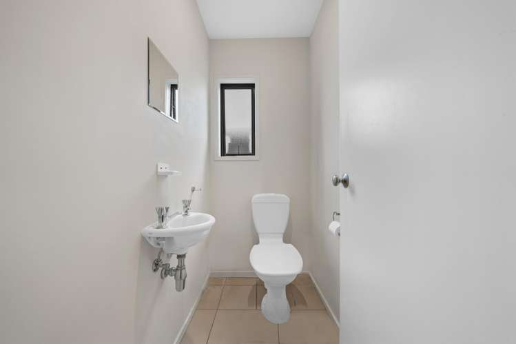 57/2 Armoy Drive East Tamaki_12