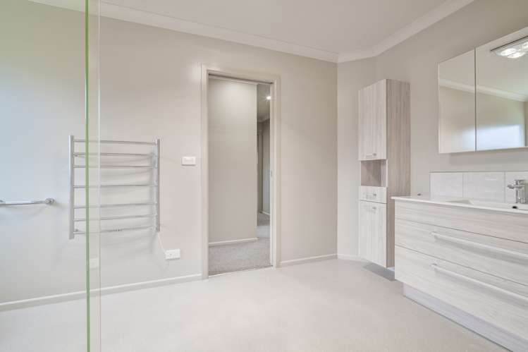 10 Sixty Mile Close Frimley_9