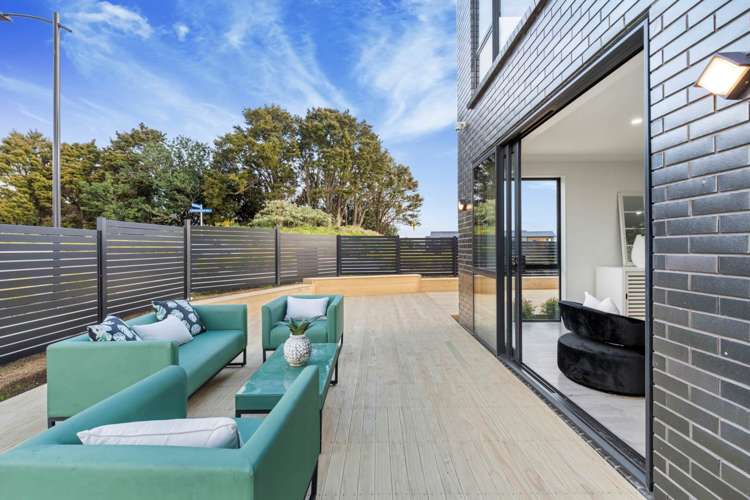 35 Michael Bosher Way Flat Bush_8