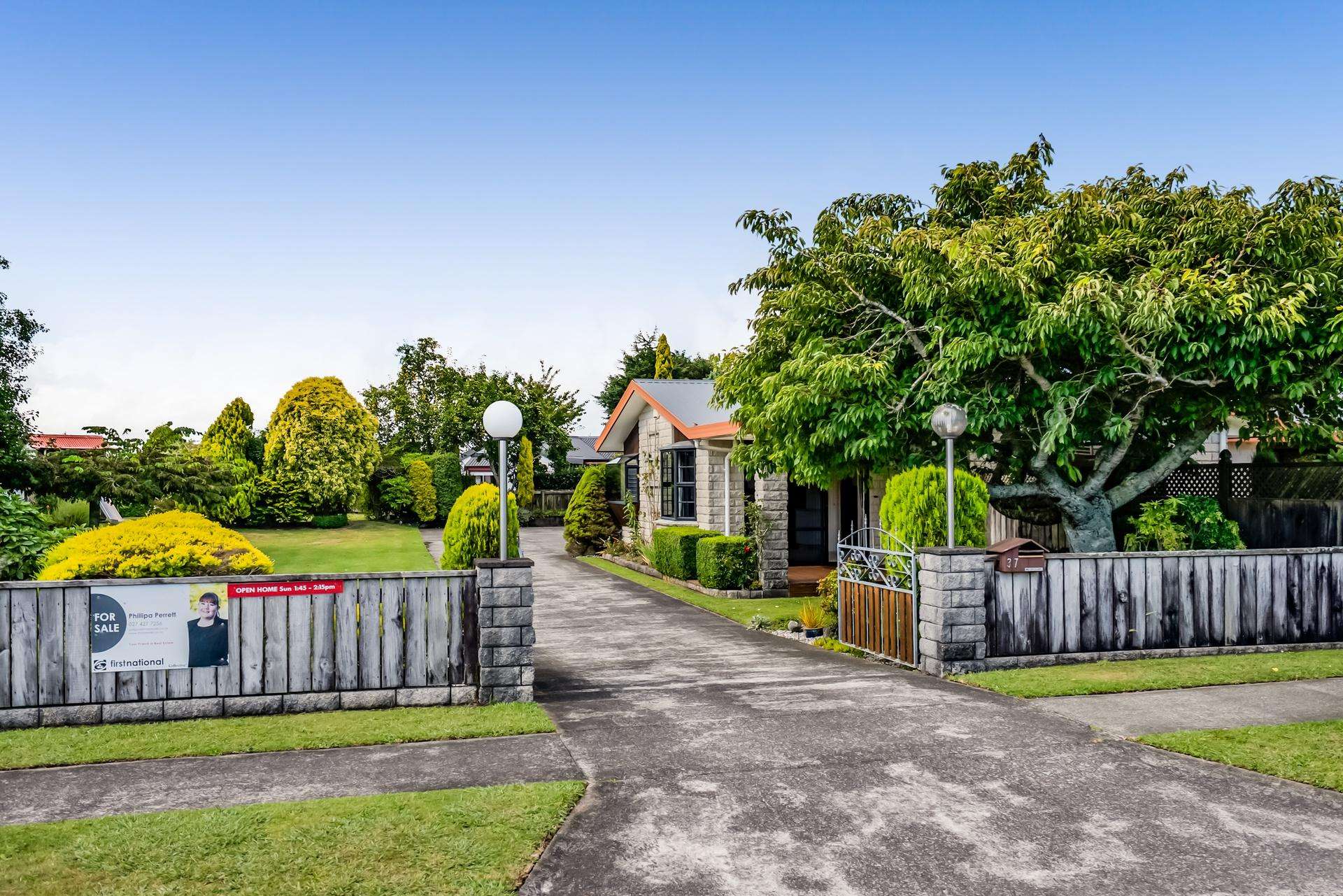 37 Pembroke Road East Stratford_0