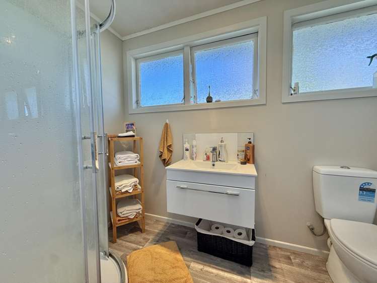 215 West Parkdale Street Tokoroa_11