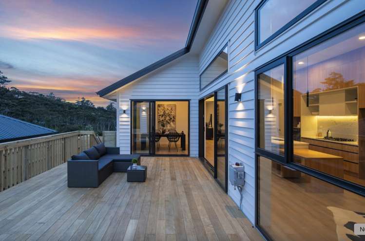 17 Awanui Road Red Beach_28