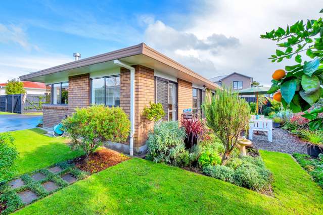 2/51 Beach Road Pahurehure_3