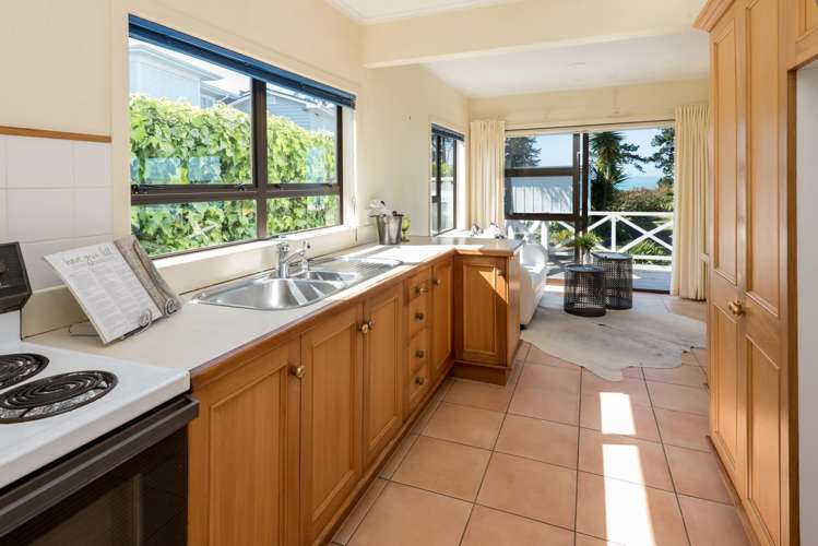 58 Marine Parade Mellons Bay_9