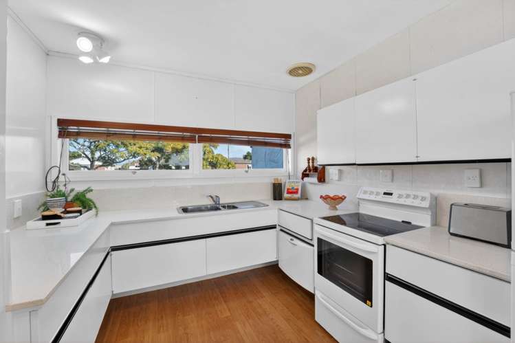 2/84 Long Drive St Heliers_9