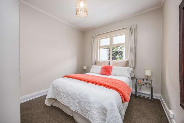 8 Craigbank Avenue New Lynn_9