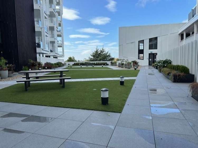 120/223A Green Lane West Epsom_14