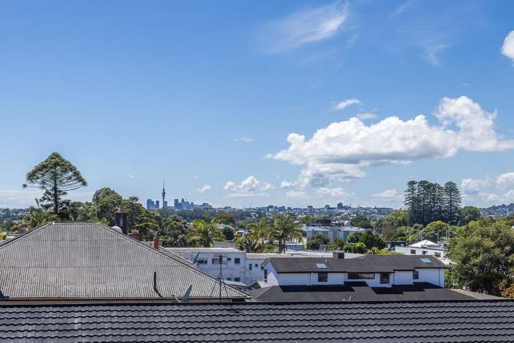 4/10 Willcott Street_3