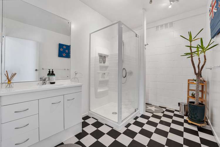 20 Tiverton Crescent Whalers Gate_14