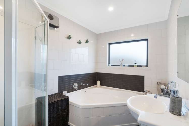 5 Hunt Place Albert Town_11