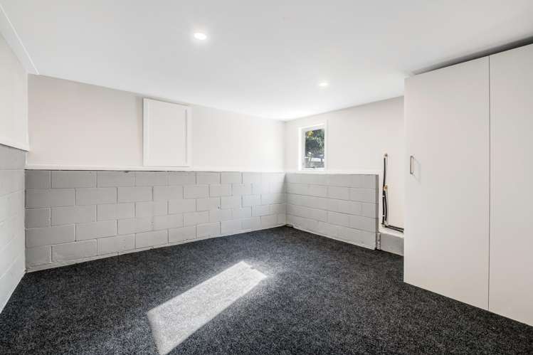 82 Ayton Drive Totara Vale_18