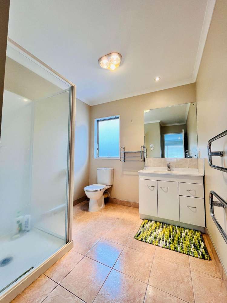 11 Kalmore Place Flat Bush_12