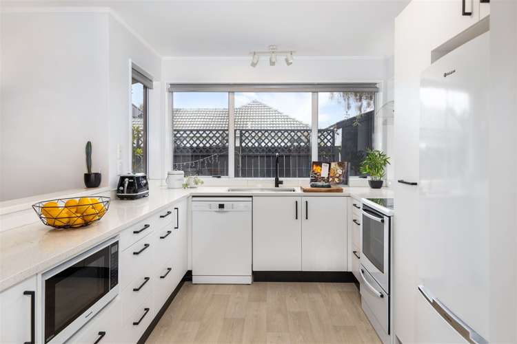 2 Brookfield Place Redwoodtown_12