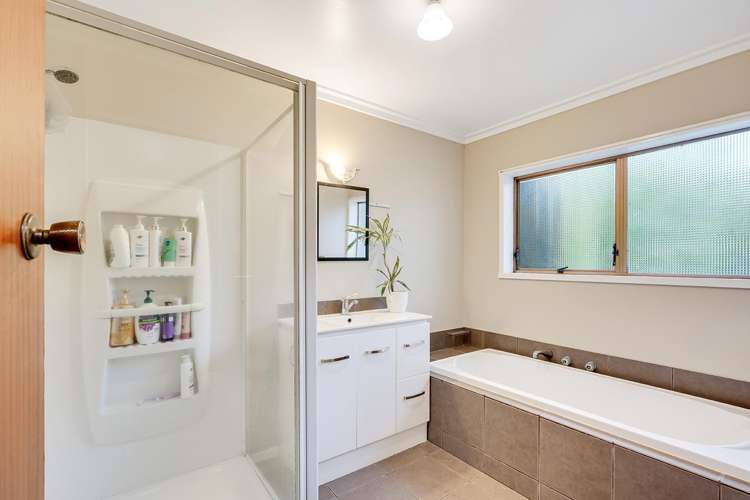 124 Maeroa Road Forest Lake_13