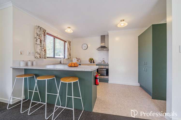 8a Faulke Avenue Wainuiomata_11