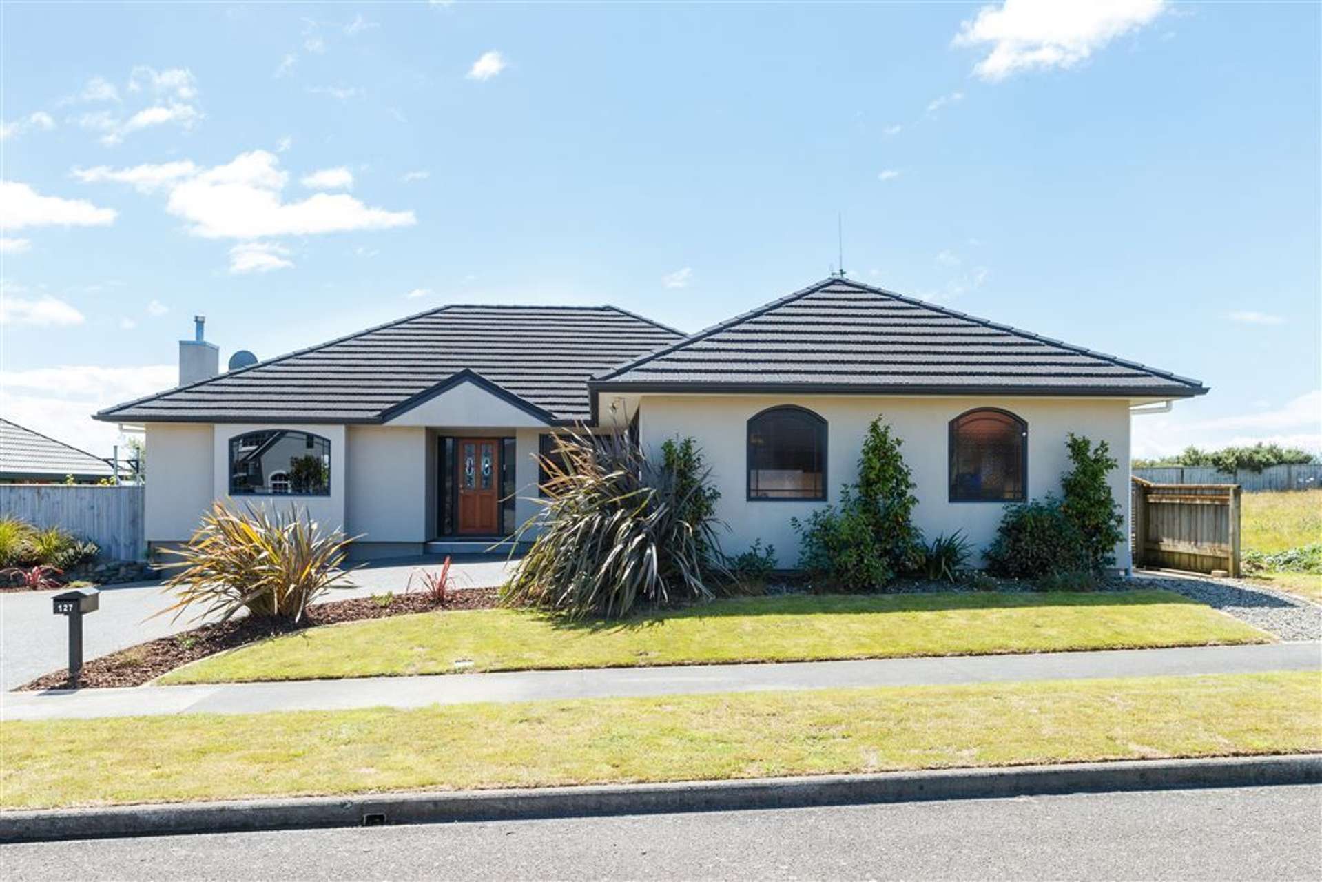 127 Pacific Drive Fitzherbert_0