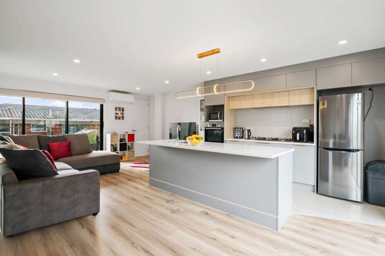 2/66 Bruce Road_1
