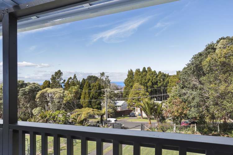 12 Rauhuia Crescent Parau_21