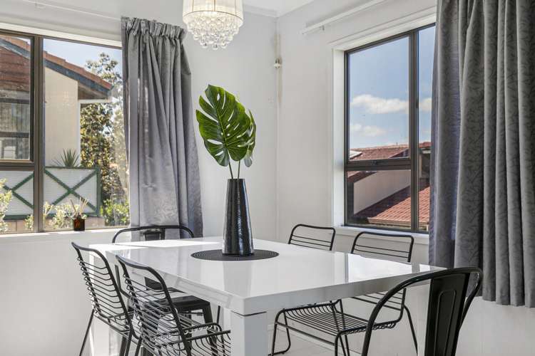 2/9 Valhalla Drive Beach Haven_3