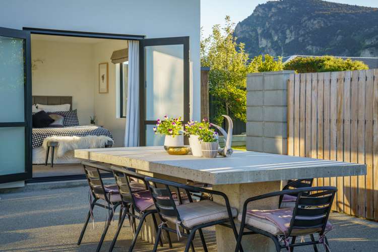 16 Finch Street Albert Town_11