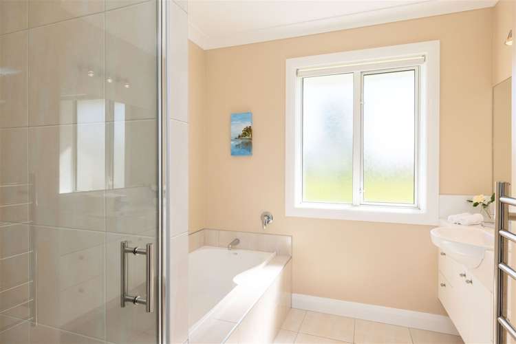 76 Carnaveron Drive Lincoln_17