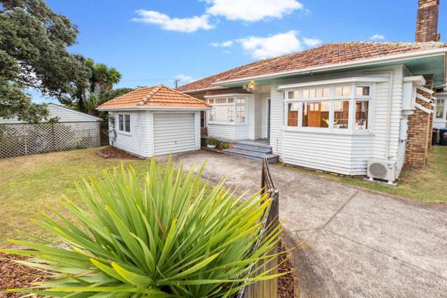 Spacious 5 bedroom Bungalow