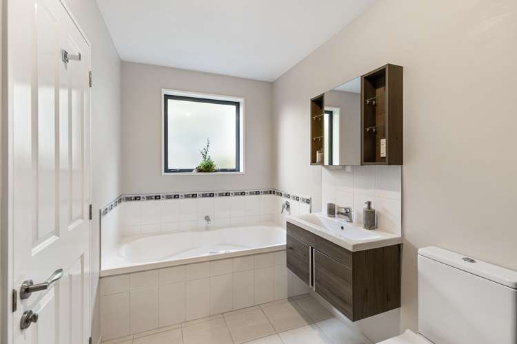 27 Mariners Cove Cass Bay_15