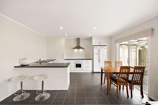 3/14 Swan Crescent Pakuranga_1