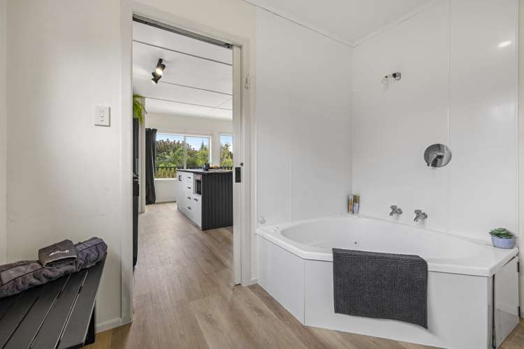 4 Simon Road Raglan_12