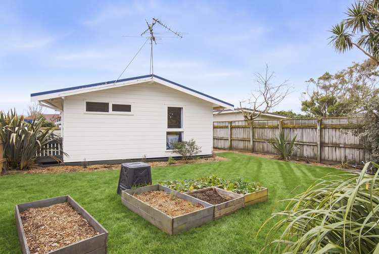 10 Bahama Crescent Paraparaumu Beach_22