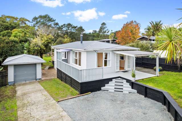 COUNTRY LIVING WITH CITY CONVENIENCE
