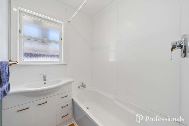 57 Coast Road Wainuiomata_13