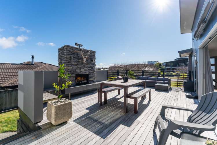 18 Coprosma Crescent Waipahihi_2