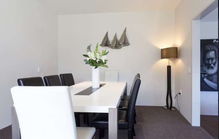 2/10 Manchester Place Queenstown_8