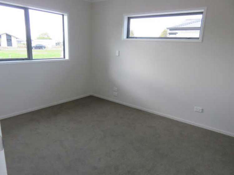 13/11 Errol Close Burbush_7