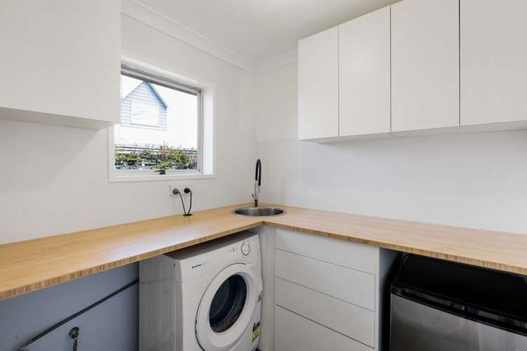 15 Sheridan Crescent Leamington_4