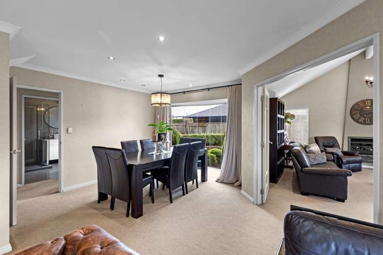 21 Liberty Grove Kelvin Grove_14