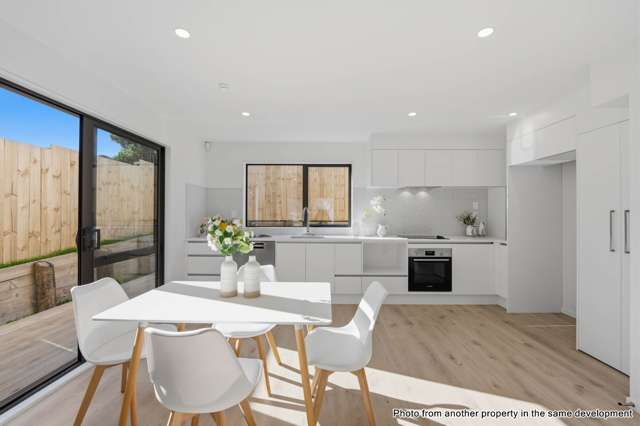 4/3 Gill Avenue Te Atatu Peninsula_2