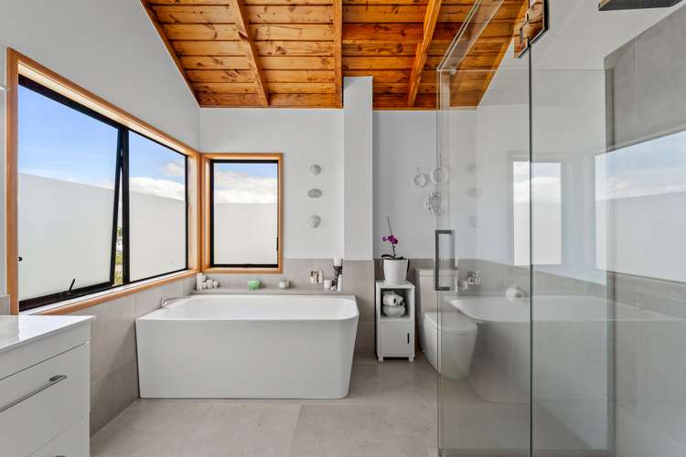 57 Albatross Road Red Beach_20