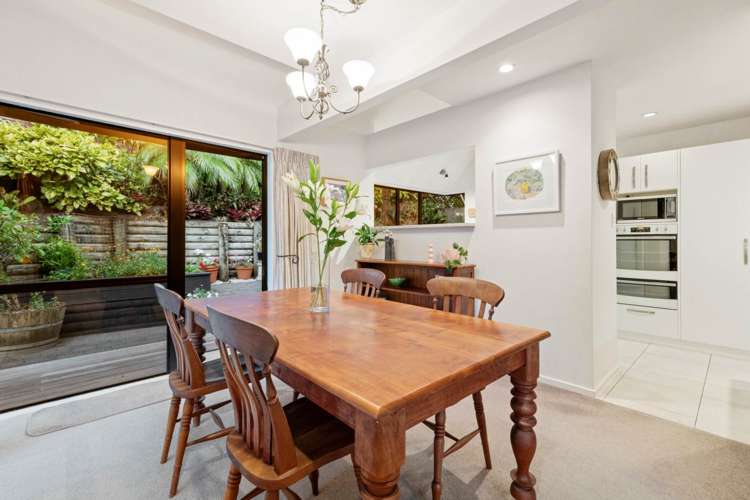 2/97 Beach Road Castor Bay_9