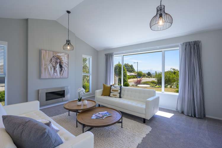 55 Fairose Drive Richmond_19