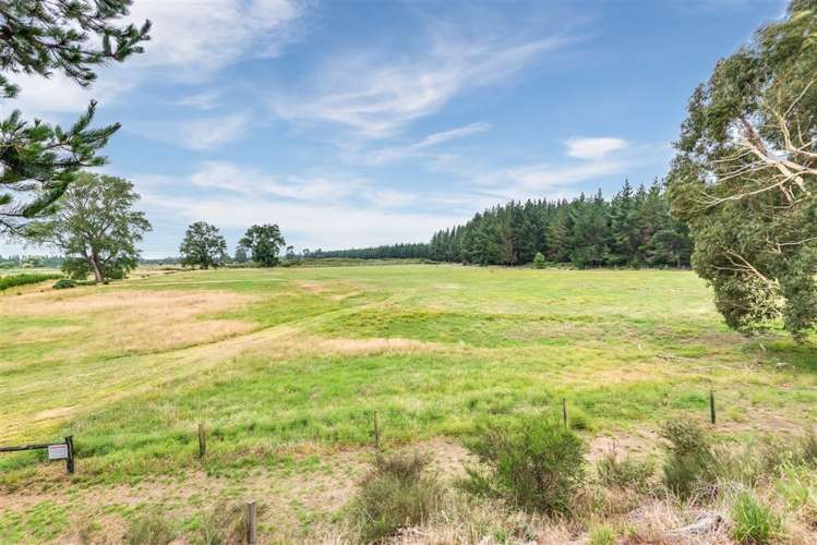 5 Old Windsor Lane Bottle Lake_6