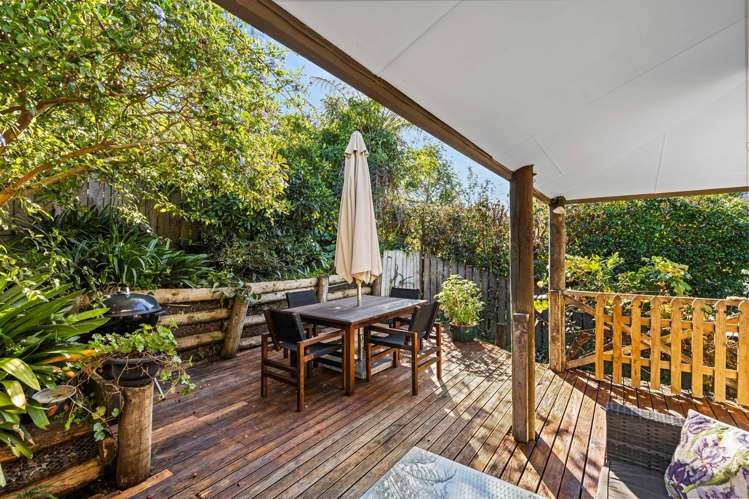811 East Coast Road Northcross_26