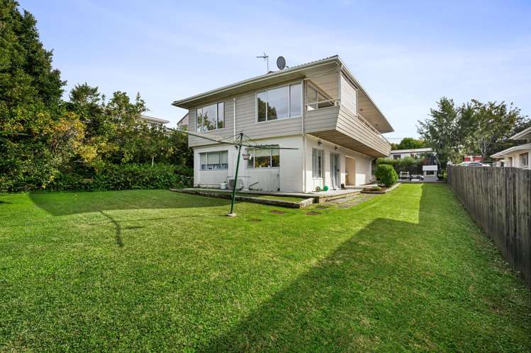 211 Royal Road Massey_1