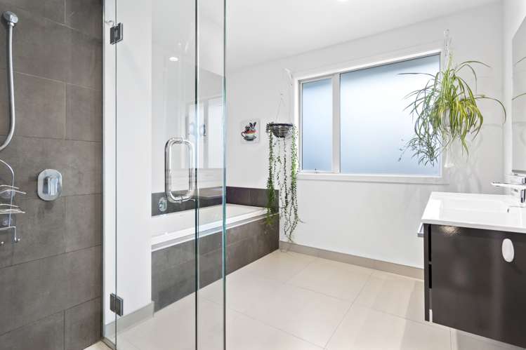 44 Baxter Michael Crescent Cambridge_18