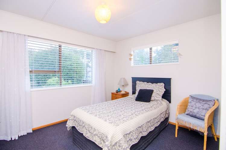 32 Victoria Street Carterton_13