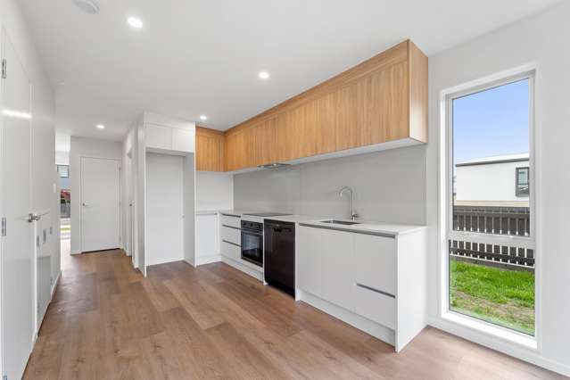 2/470 West Coast Road Glen Eden_3